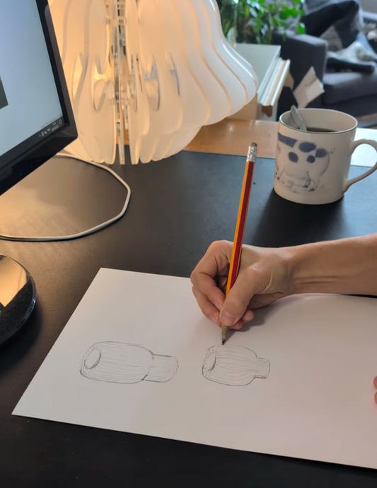 Luonnoksesta valmiiksi tuotteeksi – Miten ideoin valaisimen ja mitä se vaatii?