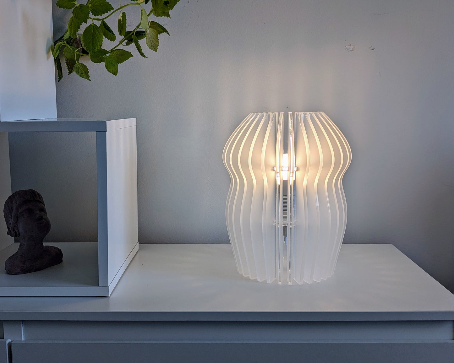 Under the Waves table lamp